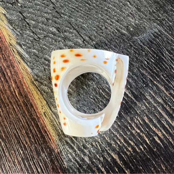 Genuine Shell Ring - Picture 5 of 5